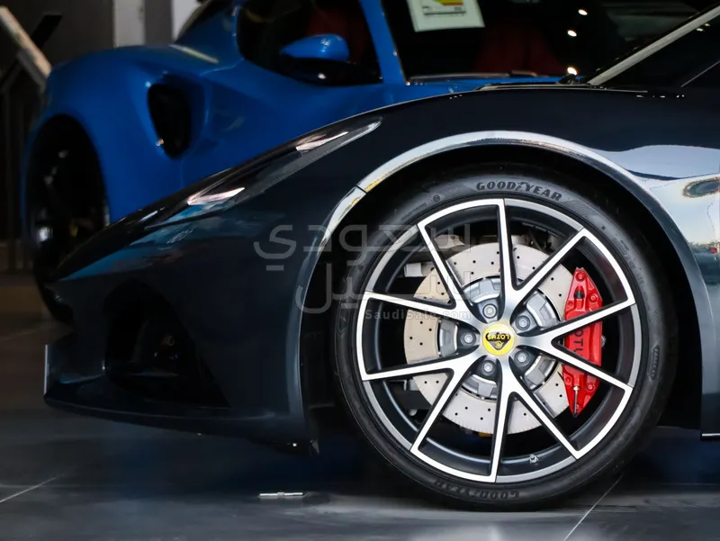 2025 لوتس اميرا فرست ادشن