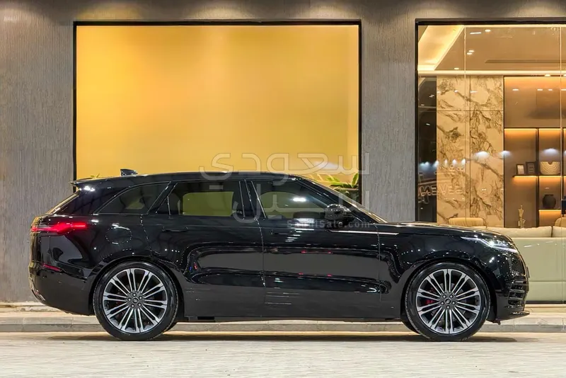2025 Land Rover Range Rover Velar SE