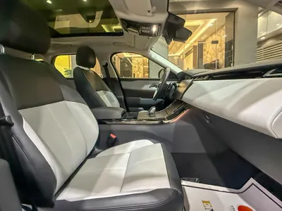 2025 Land Rover Range Rover Velar SE