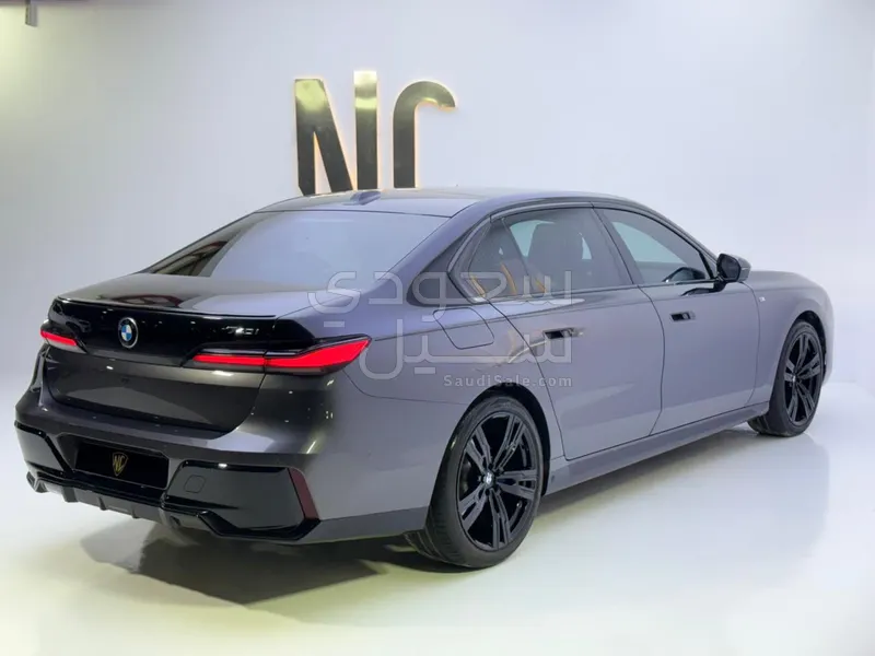 2024 BMW 7 Series 735Li