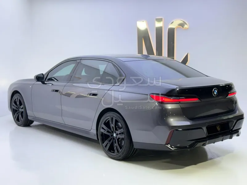 2024 BMW 7 Series 735Li