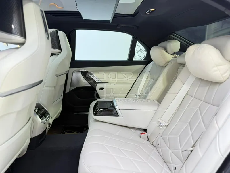 2024 BMW 7 Series 735Li