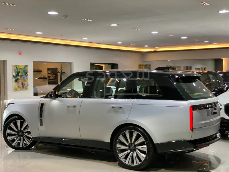 2023 Land Rover Range Rover SV Autobiography