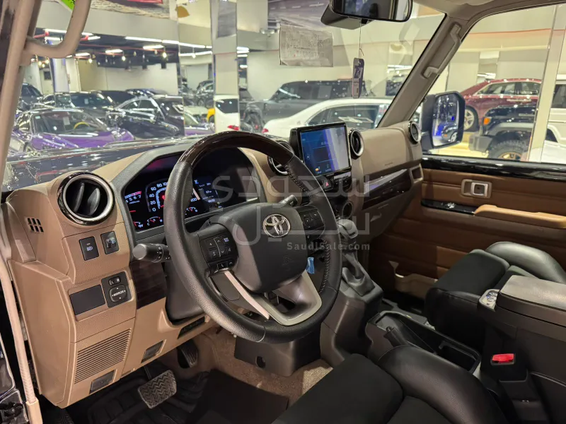 2025 Toyota Land Cruiser Standard LX