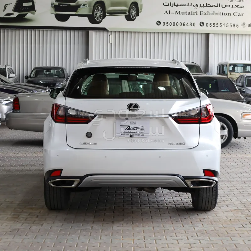 2022 لكزس أر إكس 350