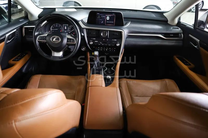 2022 لكزس أر إكس 350