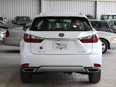 2022 لكزس أر إكس 350