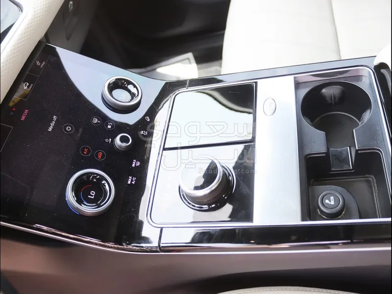 2020 لاند روفر رينج روفر فيلار أر - دايناميك إس