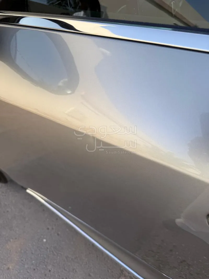 2023 لكزس أر إكس 350