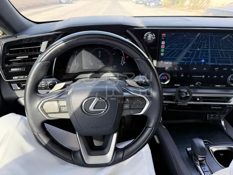 2023 لكزس أر إكس 350
