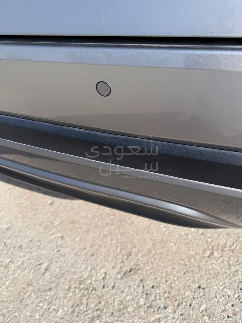 2023 لكزس أر إكس 350