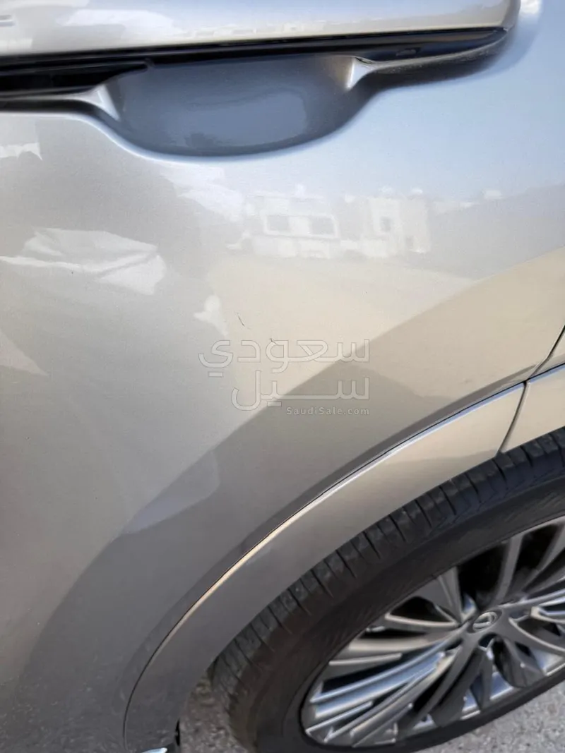 2023 لكزس أر إكس 350