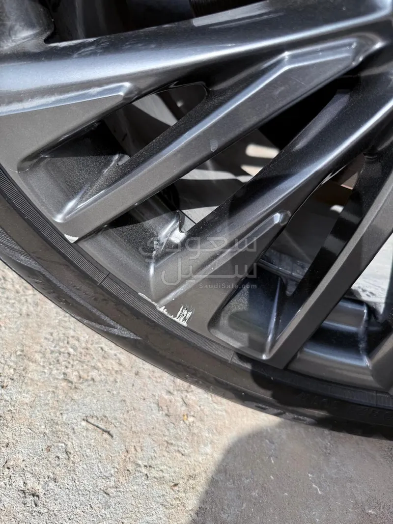 2023 لكزس أر إكس 350