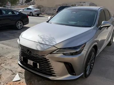 2023 لكزس أر إكس 350