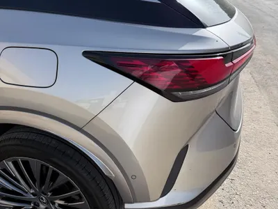 2023 لكزس أر إكس 350