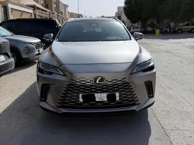 2023 لكزس أر إكس 350