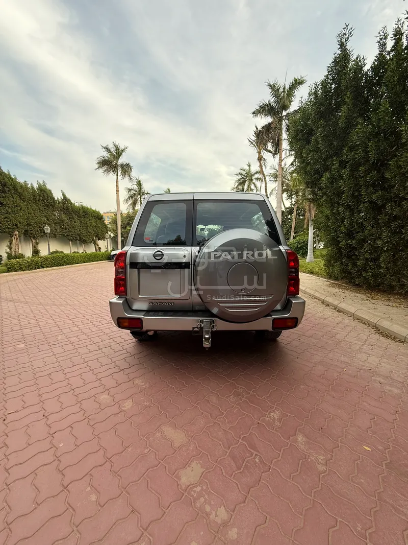 2017 نيسان باترول ربع