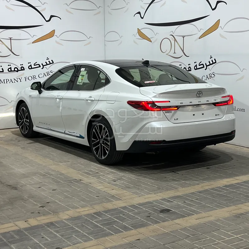 2026 تويوتا كامري ال اي