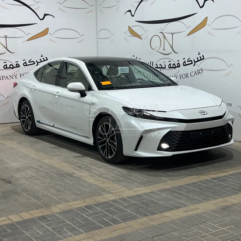 2026 تويوتا كامري ال اي