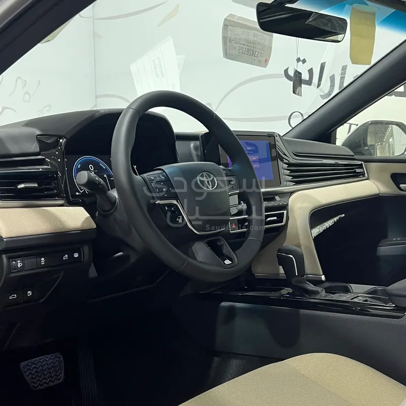 2026 تويوتا كامري ال اي