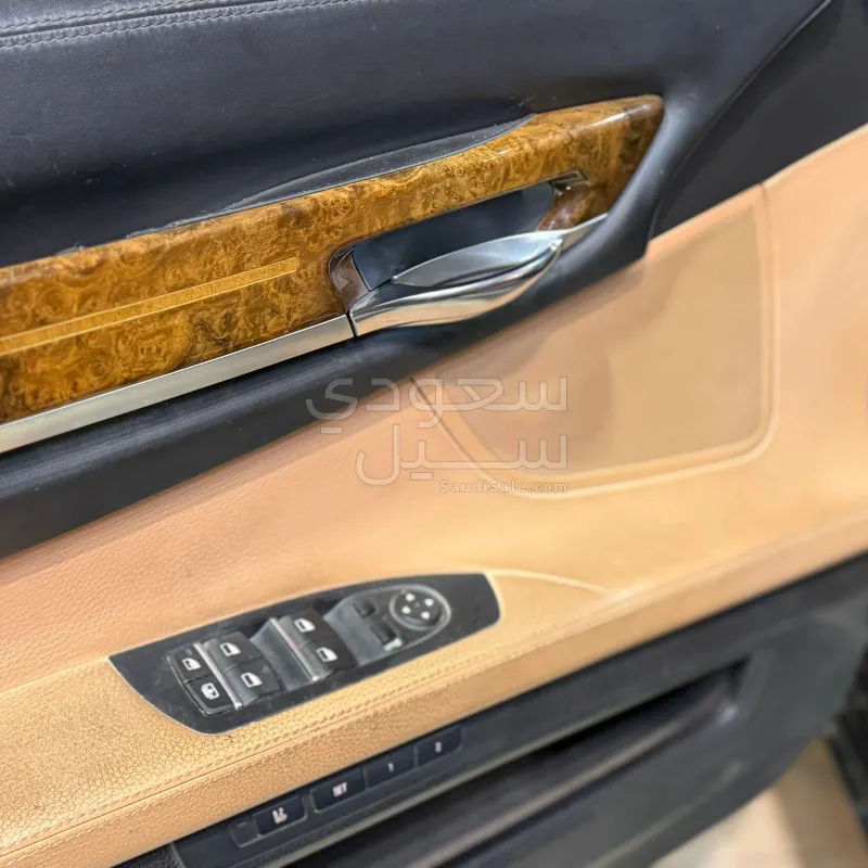 2015 بي ام دبليو الفئة السابعة 740 إل أي إنديفيجوال