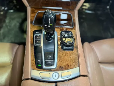 2015 بي ام دبليو الفئة السابعة 740 إل أي إنديفيجوال