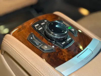 2015 بي ام دبليو الفئة السابعة 740 إل أي إنديفيجوال