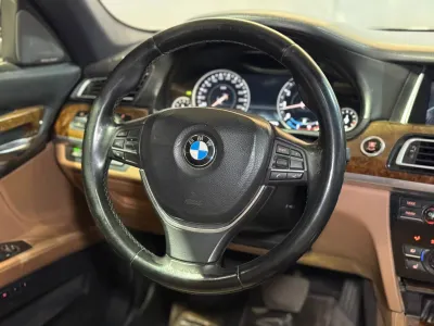 2015 بي ام دبليو الفئة السابعة 740 إل أي إنديفيجوال