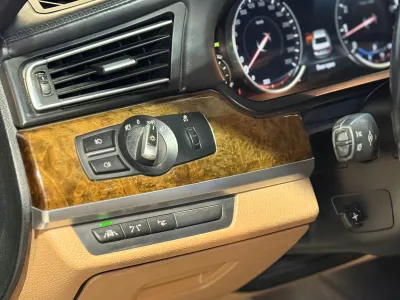 2015 بي ام دبليو الفئة السابعة 740 إل أي إنديفيجوال