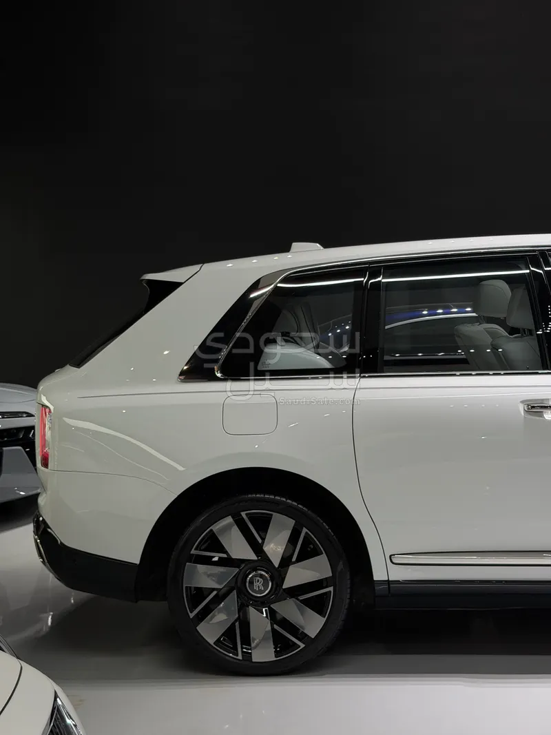 2019 رولز رويس كولينان سلفر بادج