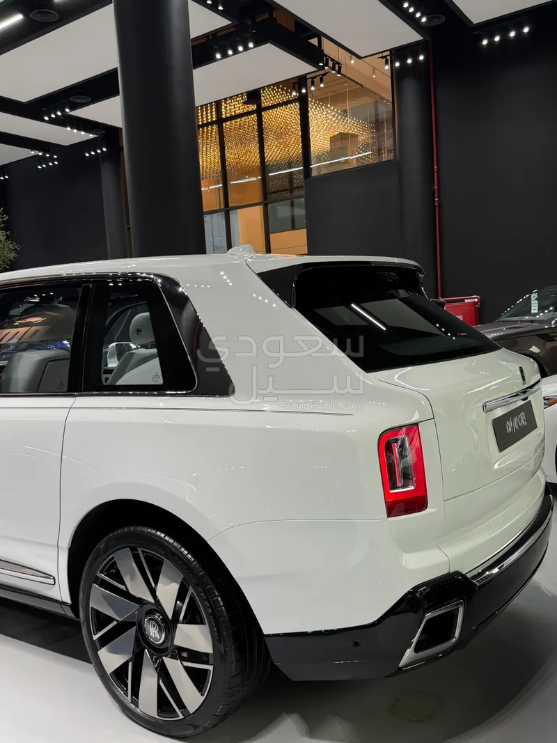 2019 رولز رويس كولينان سلفر بادج