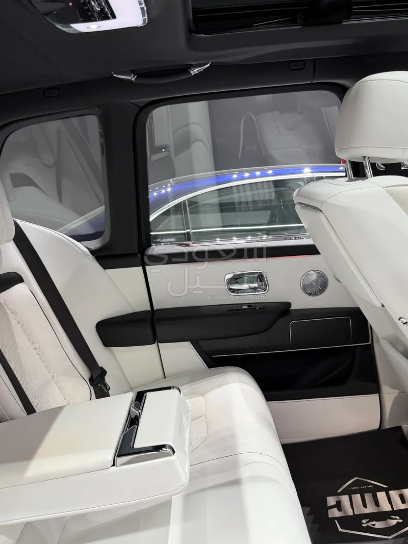 2019 رولز رويس كولينان سلفر بادج