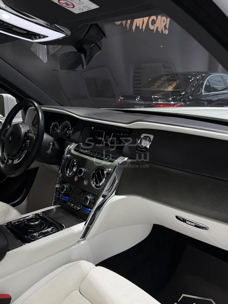 2019 رولز رويس كولينان سلفر بادج