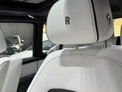 2019 رولز رويس كولينان سلفر بادج