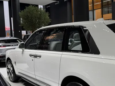 2019 رولز رويس كولينان سلفر بادج