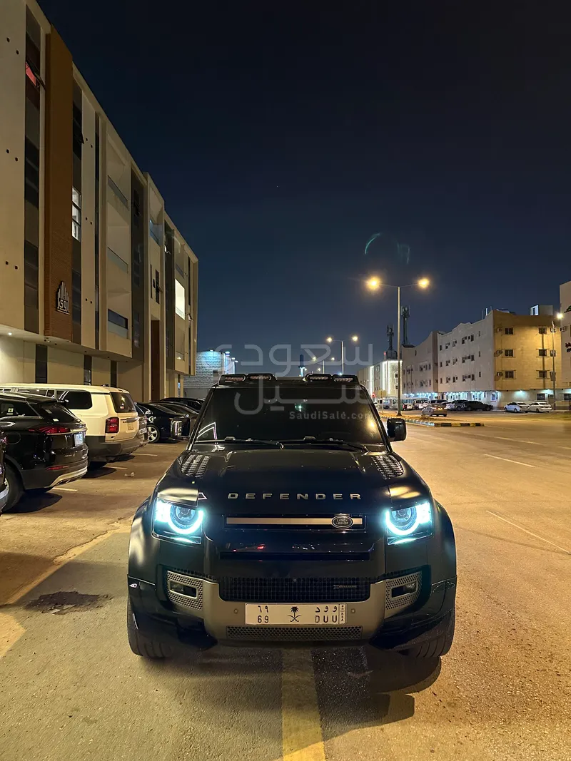 2023 لاند روفر ديفيندر 90