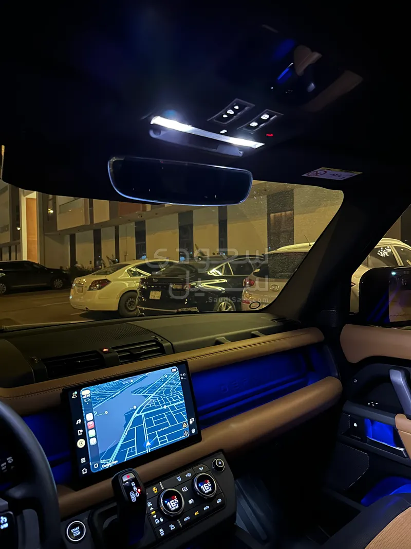 2023 لاند روفر ديفيندر 90