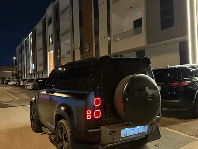 2023 لاند روفر ديفيندر 90