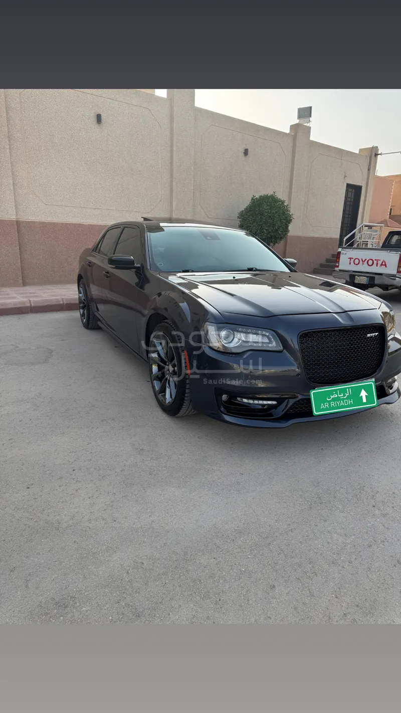 2016 كرايسلر 300 سي اكزكتيف