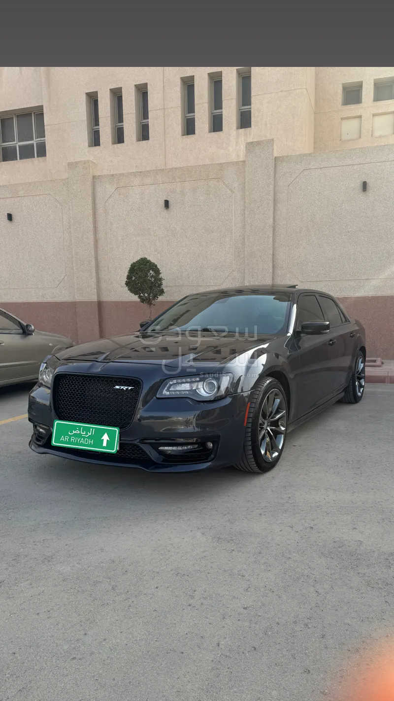 2016 كرايسلر 300 سي اكزكتيف