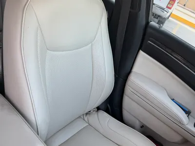 2016 كرايسلر 300 سي اكزكتيف