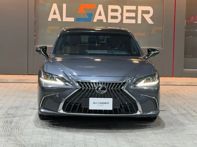 2023 لكزس إي إس 350