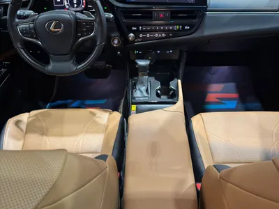 2023 لكزس إي إس 350