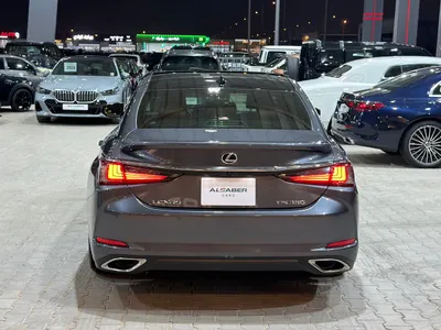 2023 لكزس إي إس 350