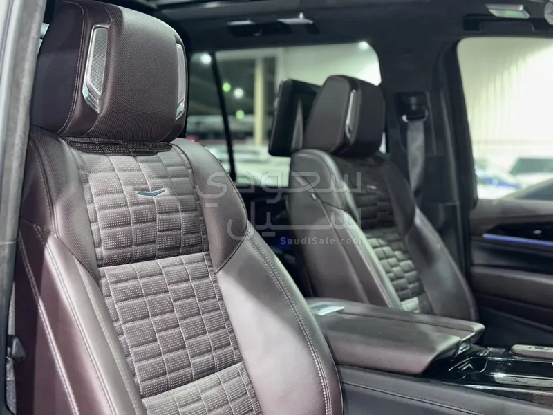 2024 Cadillac Escalade Platinum