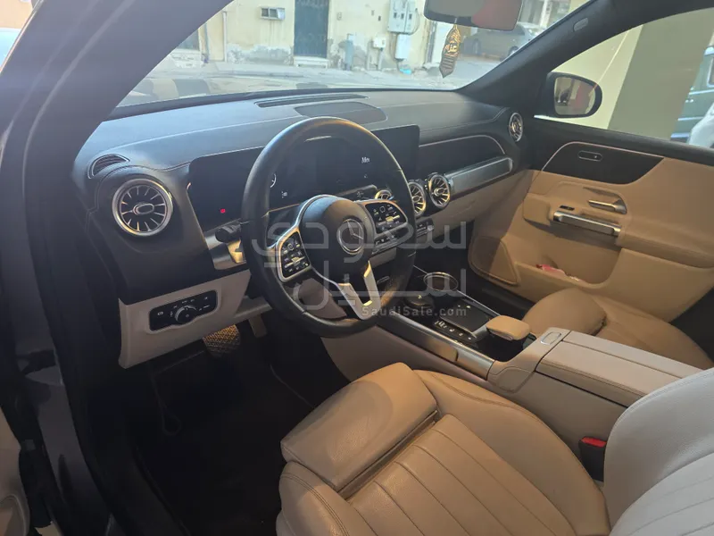 2021 مرسيدس - بنز جي إل بي 200