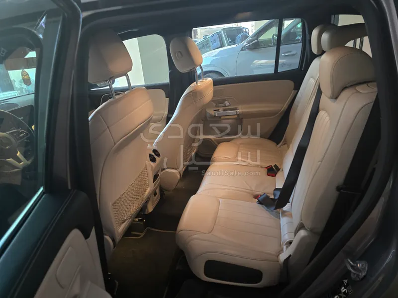 2021 مرسيدس - بنز جي إل بي 200