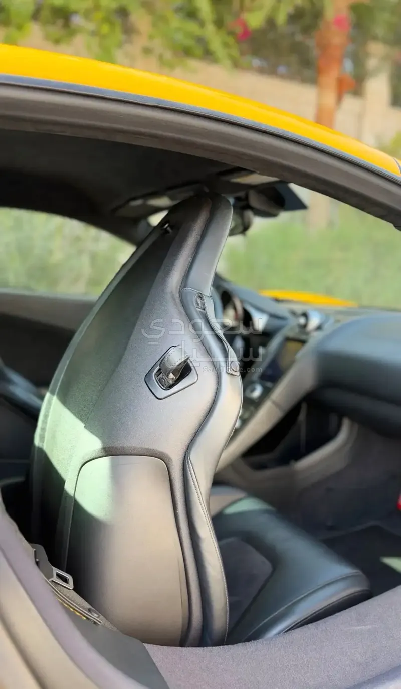 2013 مكلارين إم بي 4