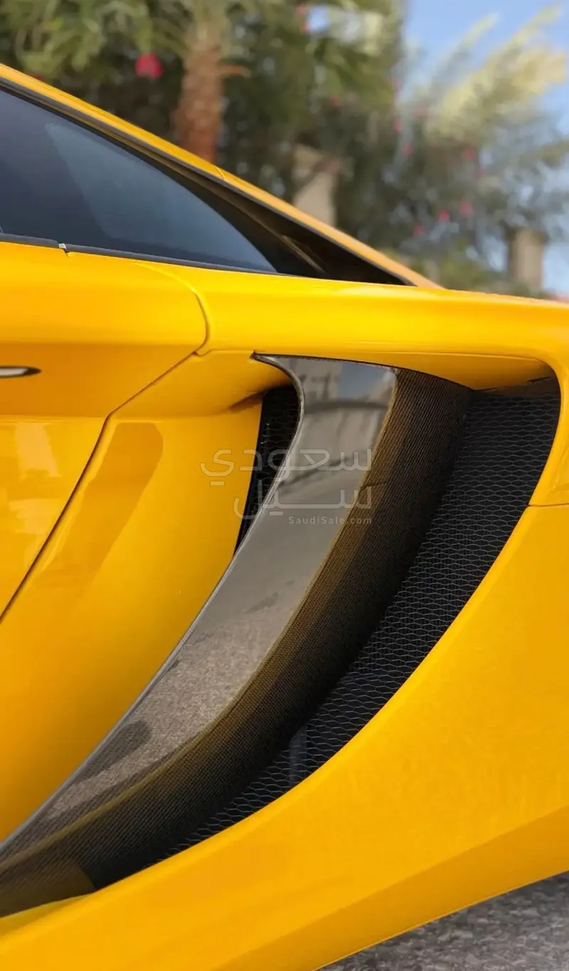 2013 مكلارين إم بي 4