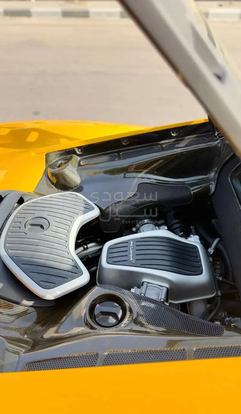 2013 مكلارين إم بي 4